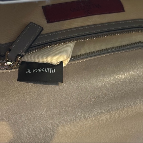 Valentino Garavani Glam Lock Rockstud Bag - Picture 11 of 11